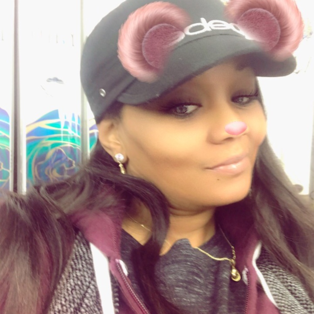 Meet your Posher, Angie